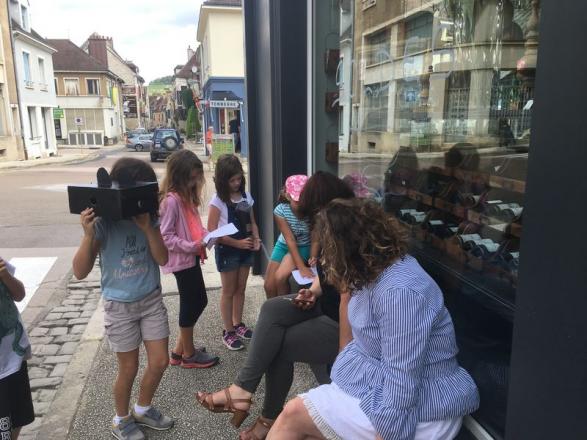 À la rencontre des touristes chablisien.