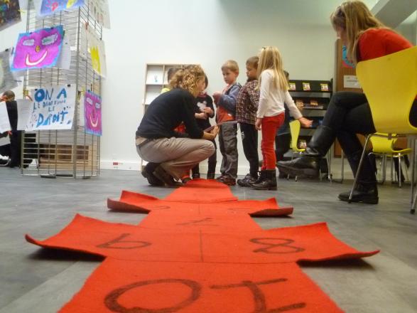 Atelier "La marelle des droits" pour les 4-6 ans-Centre de loisirs de Peypin