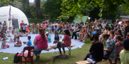 Spectacle des enfants présenté aux parents